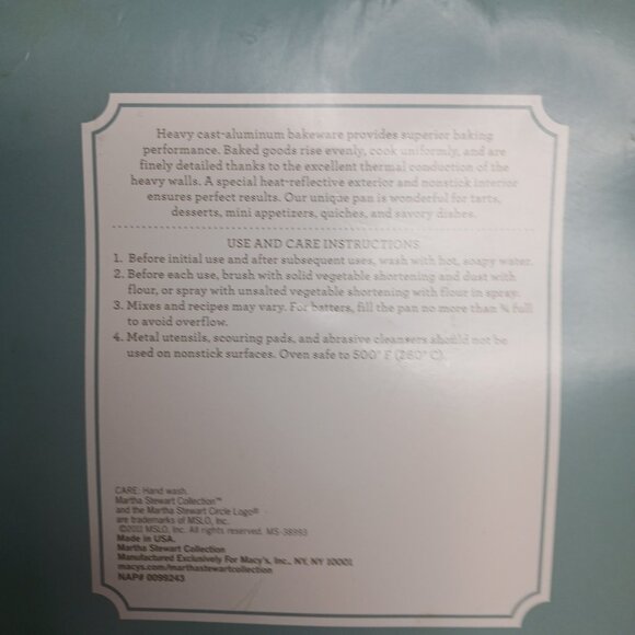 Martha Stewart Collection Tartlet Pan 13.5" x 9.5" x 1" Heavy Cast Aluminum NWT - Picture 5 of 9